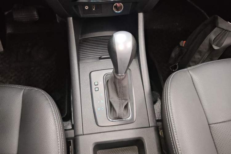 Used BAIC Senova X65 2015 2.0T automatic luxury version
