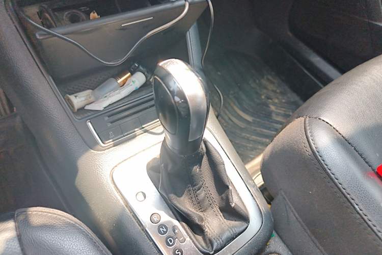 Used Volkswagen Tiguan 2015 1.8TSI Automatic Two-Wheel Drive Trend Edition Gear Lever