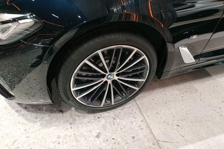 Used BMW 5 Series 2023 530Li Leading Model M Sport Package
