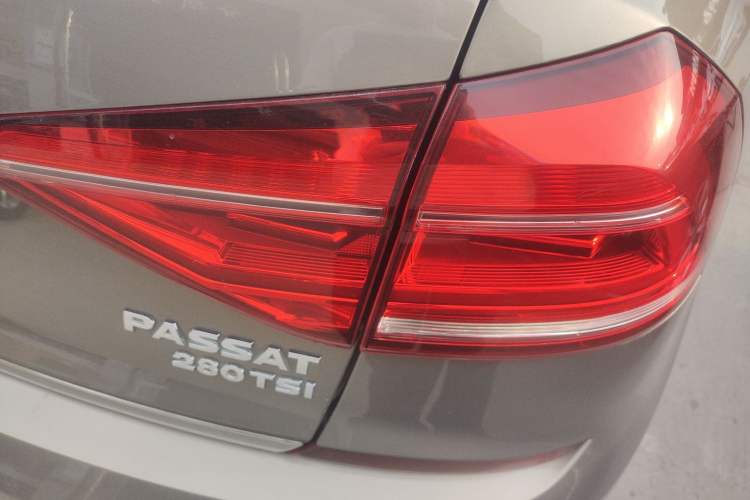 Used Volkswagen Passat 2017 280TSI DSG Luxury Edition Right Rear Taillight