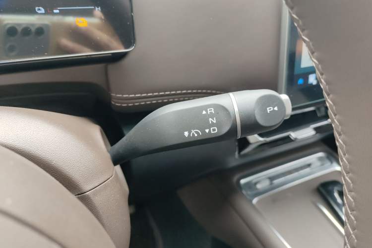 Used Wuling Wuling Starlight 730 2025 Model Plug-in Hybrid 125km Luxury Edition
