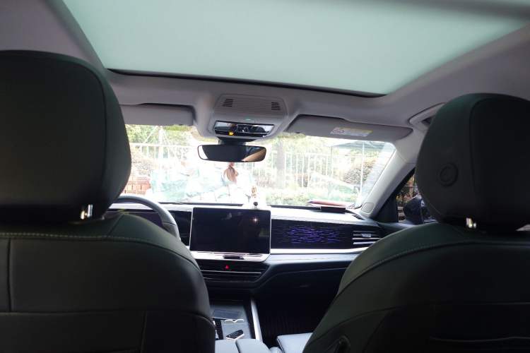 Used Volkswagen Passat 2025 Pro 380TSI Starry Dragon Edition
