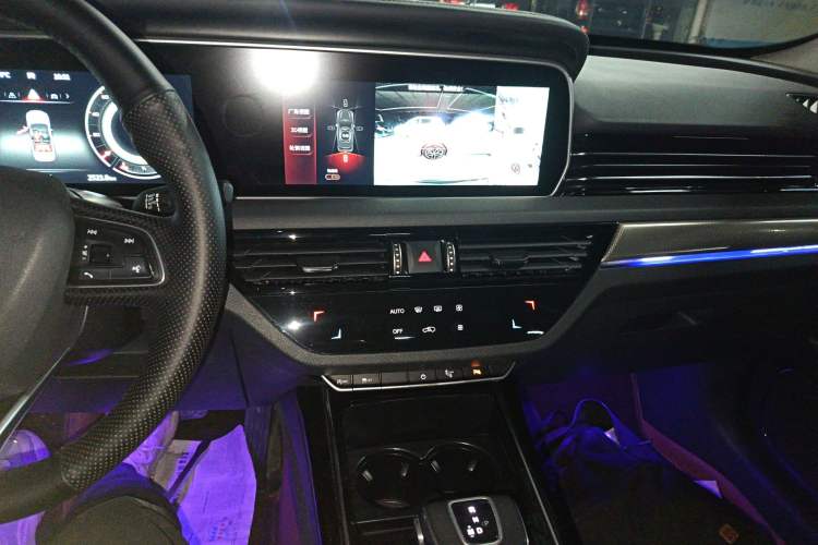 Used Hongqi HS5 2022 Revised Version 2.0T Smart Connect Flagship Edition
