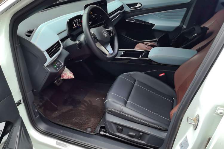 Used Volkswagen ID.4 X 2024 Pure & Smart Edition Left Front Seat