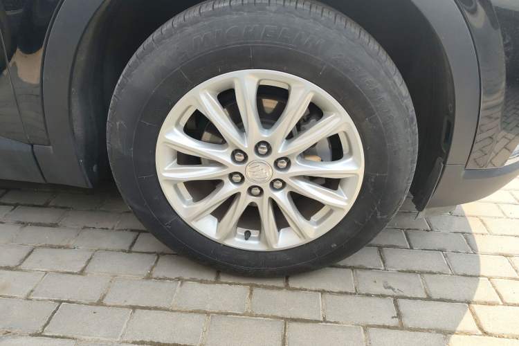 Used Buick Enclave 2020 28T Two-Wheel Drive Zhanqi Version Right Front Wheel Hub