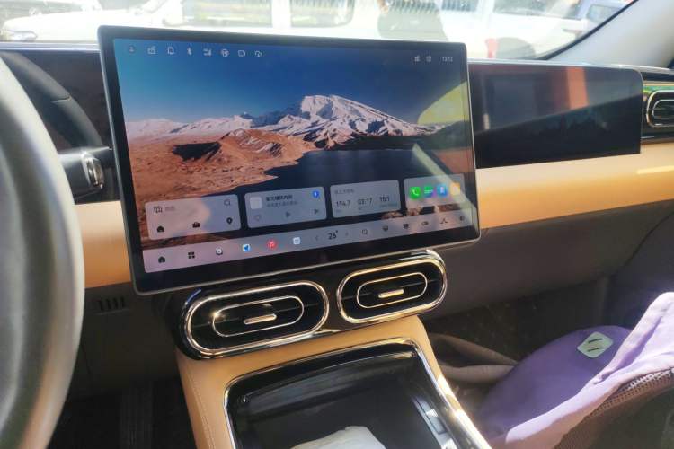 Used Leapmotor C01 2024 Pure Electric 525 Luxury Edition Audio And AC Panel