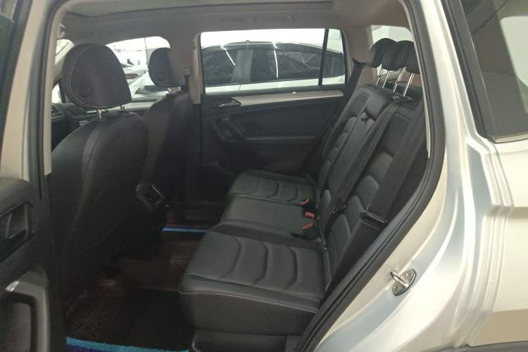 Used Volkswagen Tiguan L 2019 330TSI Automatic Two-Wheel Drive Panoramic Comfort Edition China VI Standard Left Rear Seat