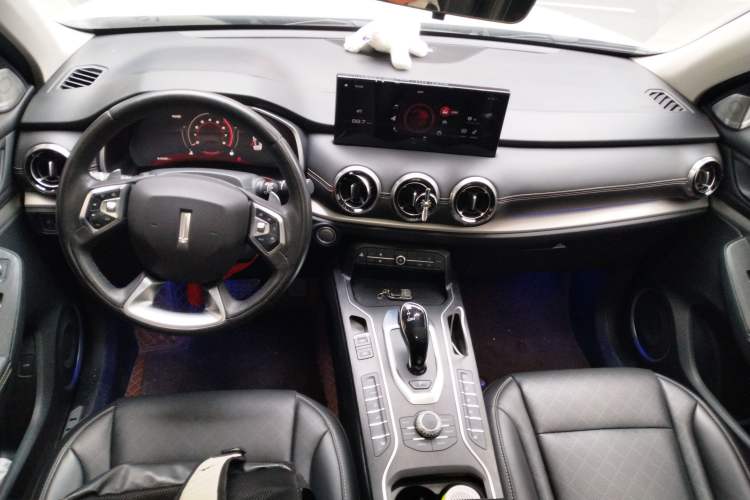 Used Wey VV6 2021 2.0T Two-Wheel Drive Smart Protection+
