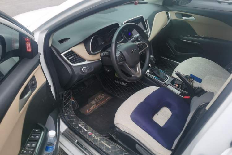 Used Chevrolet Monza 2020 320 Automatic Enjoyment Edition Driver Seat