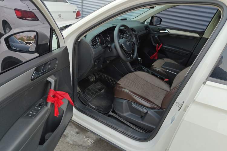 Used Volkswagen Tiguan L 2018 330TSI Automatic Two-Wheel Drive Luxury Edition Driver Seat