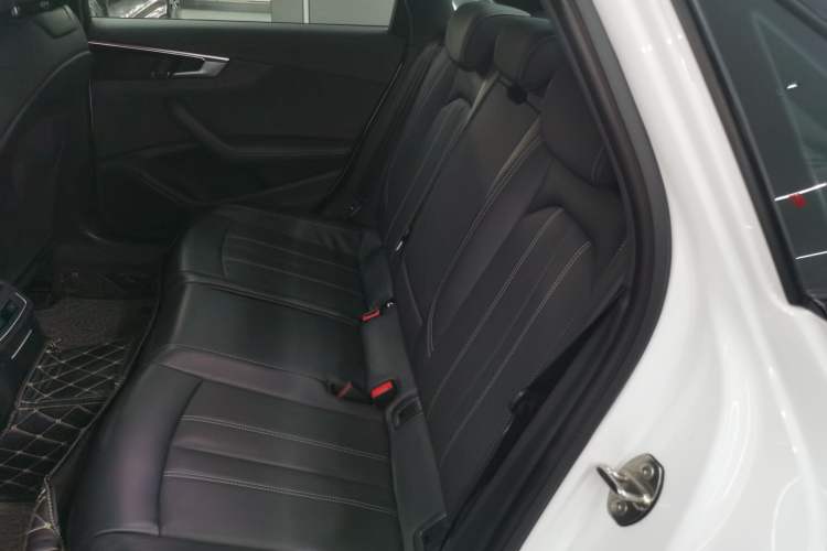 Used Audi A4L 2023 40 TFSI Luxury Dynamic Model