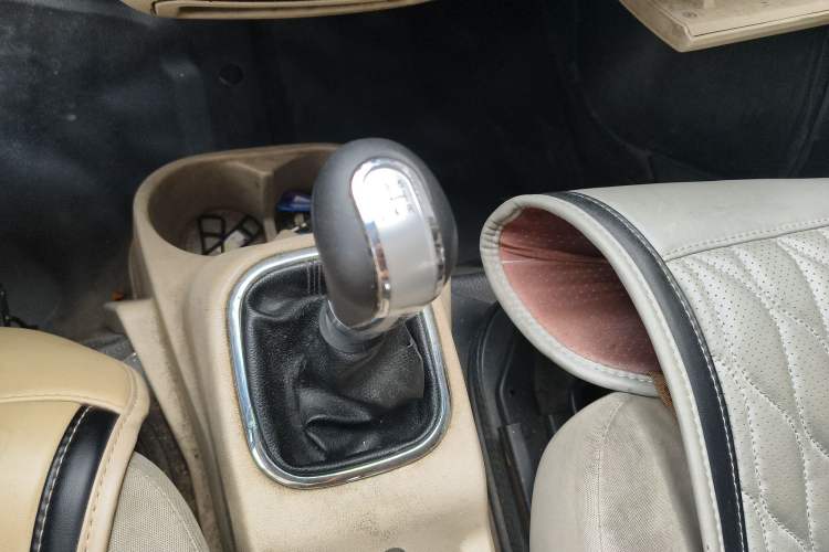 Used CHANGAN KAICHENG Ruixing M80 2014 1.5L Standard Version 4G15S