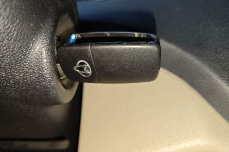 Used CHANGAN KAICHENG Ruixing M80 2018 1.5L Base Model Van Semi-Blind Window Flat Roof Rear-Hinged Doors 4G15S
