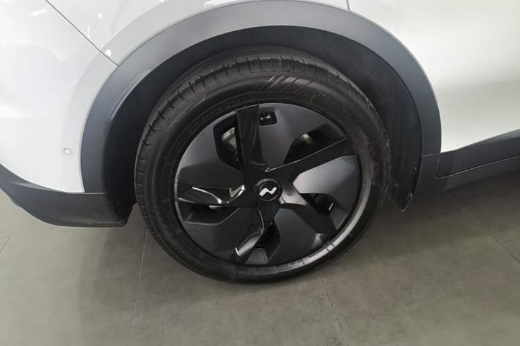 Used ONVO L60 2024 60 kWh Rear-Drive Version