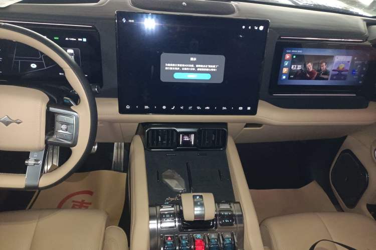 Used Formula Leopard 8 2025 Smart & Brave Flagship Edition 7 Seats
