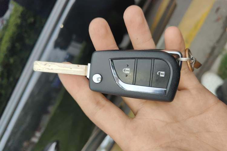 Used Toyota RAV4 2023 2.0L CVT Two-Wheel Drive Urban Edition Vehicle Key