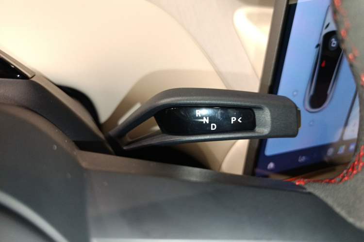 Used Xiaomi Auto YU7 2025 Ultra-Long Range High-Performance All-Wheel-Drive Max Edition
