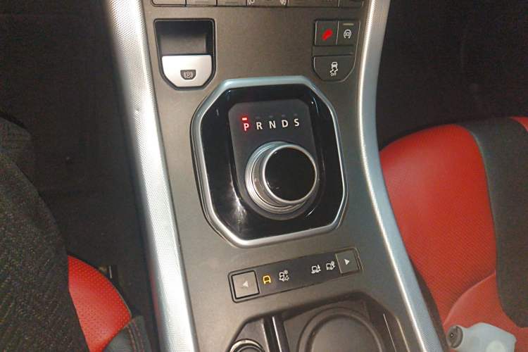 Used Land Rover Range Evoque 2014 2.0T 5-Door Ignite Edition Gear Lever