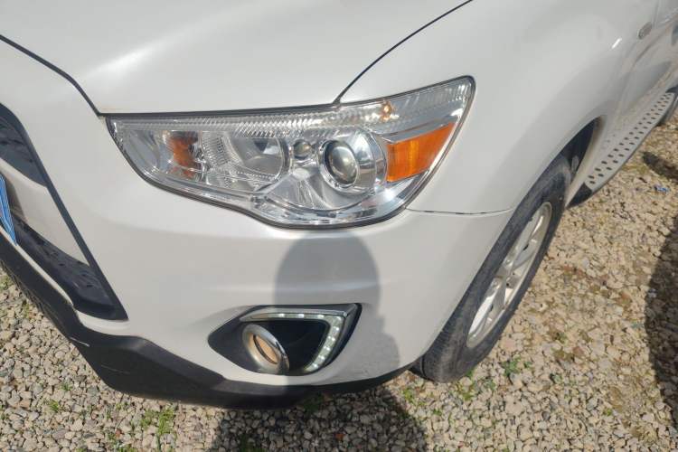 Used Mitsubishi ASX 2013 2.0L CVT Two-Wheel Drive Elite Edition Left Front Headlight
