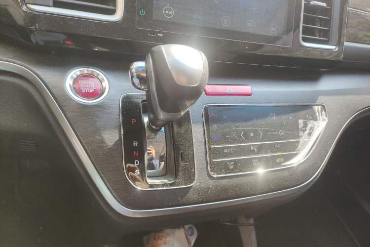 Used Honda Elysion 2016 2.4L Luxury Edition