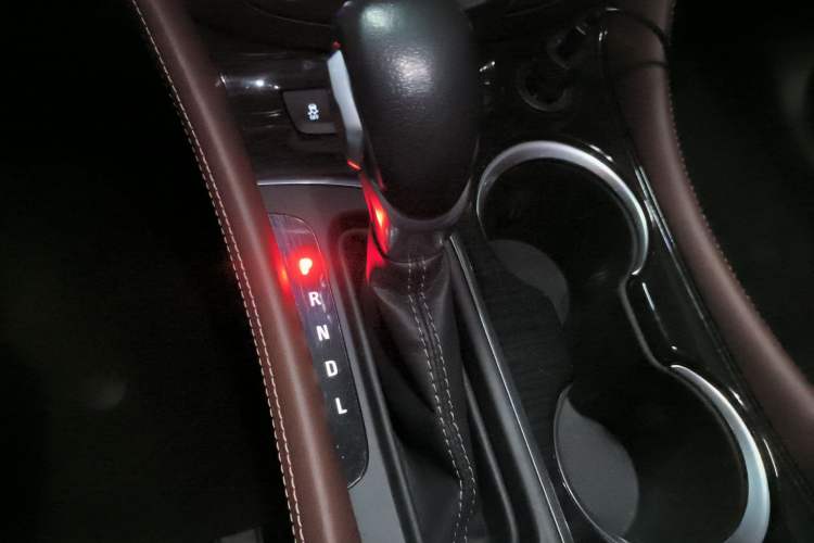 Used Buick Envision 2020 28T Four-Wheel Drive Elite Version Gear Lever