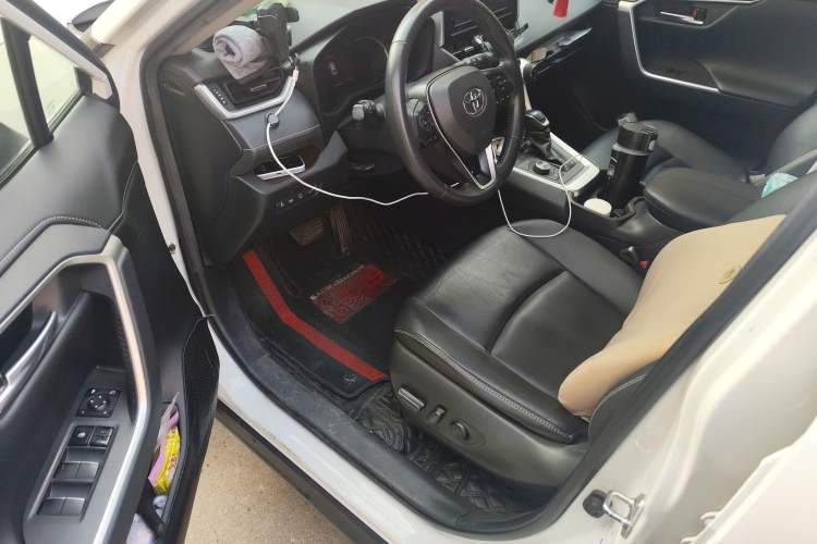 Used Toyota RAV4 2020 Dual-Motor 2.5L E-CVT Four-Wheel Drive Flagship Edition Left Front Seat