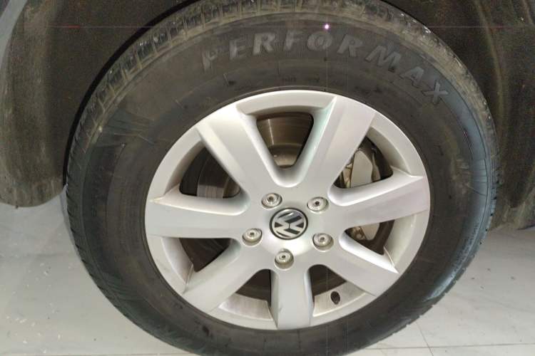 Used Volkswagen Touareg 2011 3.0 TSI Standard Version Exterior 5