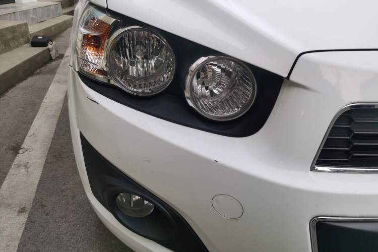 Used Chevrolet Aveo Sonic 2011 Sedan 1.6L Manual Transmission SX