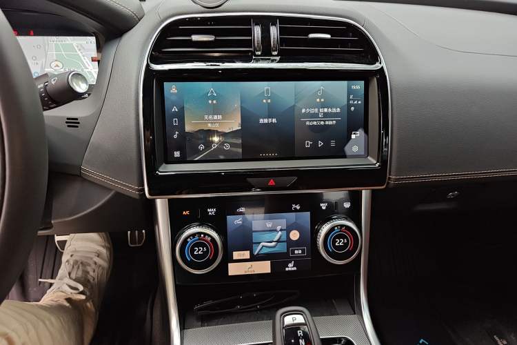 Used Jaguar XEL 2025 2.0T 250 PS R-DYNAMIC 90th Anniversary Edition Audio And AC Panel