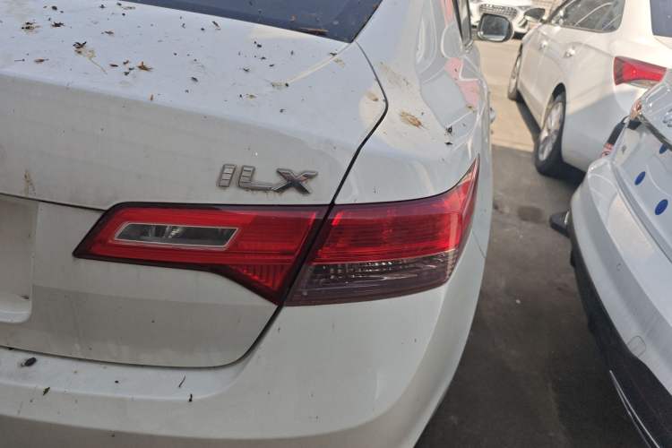 Used Acura ILX 2013 2.0L Elite Edition Right Rear Taillight