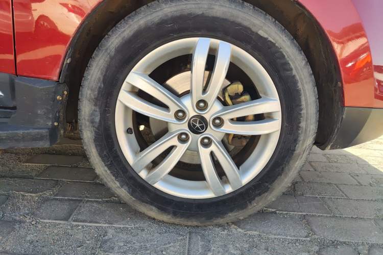 Used JAC Group Refine S5 2013 2.0T Manual Luxury Edition Right Front Wheel Hub