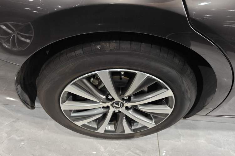 Used Lexus ES 2020 200 Excellence Edition Exterior 4