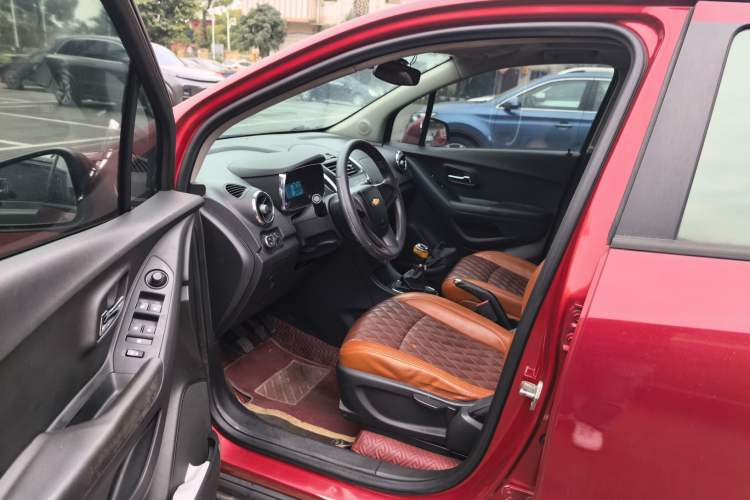 Used Chevrolet Trax 2016 1.4T Manual Two-Wheel Drive Comfort Version with Sunroof