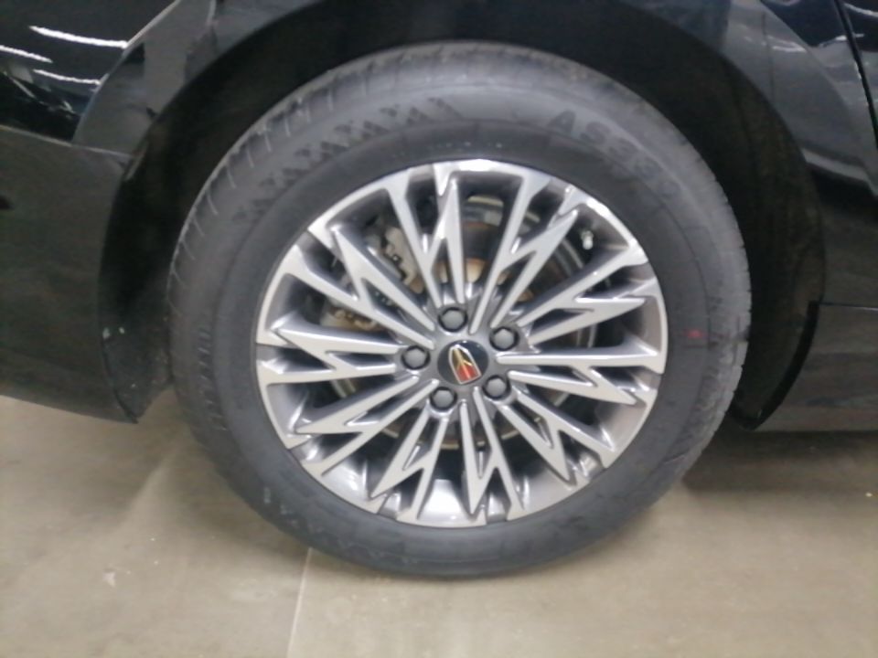 Hongqi H5 2024 2.0T Automatic Smart Connect Flagship Edition - Chinese Trim Xiang — снимка 11