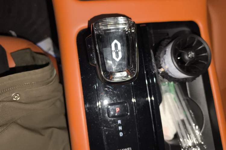 Used Hima AITO M7 2024 1.5T Intelligent Driving 4WD Max Edition 5 Seats Gear Lever