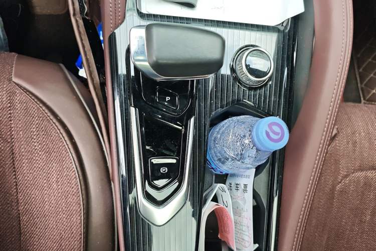 Used Geely Auto Monjaro L 2021 2.0TD DCT EVO Two-Wheel Drive Prestige Version Gear Lever