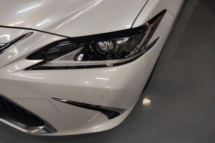 Used Lexus ES 2020 300h Premier Edition
