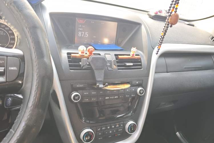 Used Bestune X80 2013 2.0L manual luxury version