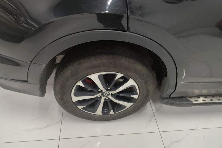 Used Toyota RAV4 2016 2.0L CVT Two-Wheel Drive Fashion Edition China V Standard