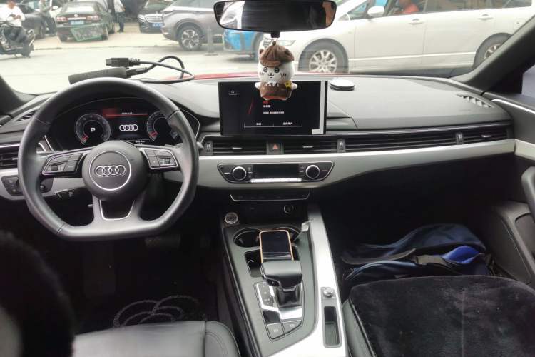 Used Audi A5 2021 Sportback 40 TFSI Fashionable and Dynamic Model Center Console