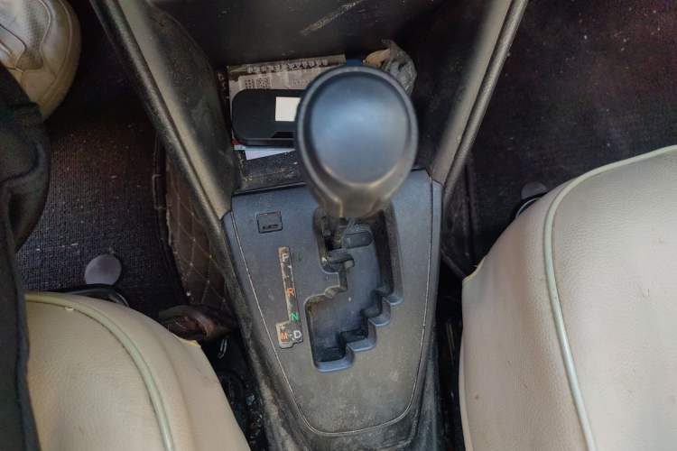 Used Toyota YARiS L Zhi Xiang 2017 1.5E CVT Dynamic Edition Gear Lever