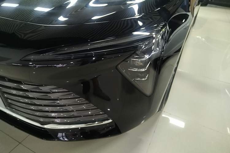 Used Buick LaCrosse 2024 28T Luxury Edition Left Front Headlight