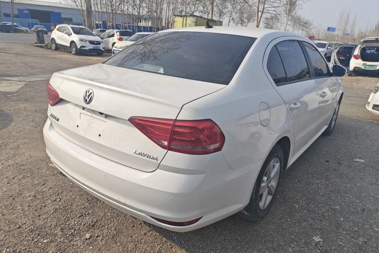 Used Volkswagen Lavida 2015 1.6L Manual Fashion Edition
