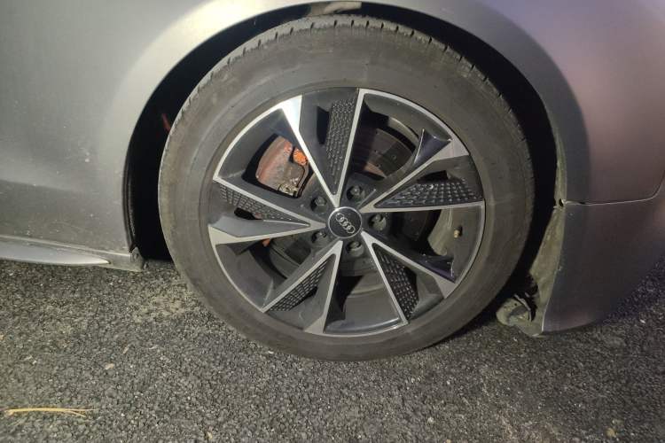 Used Audi A5 2013 Sportback 40 TFSI Right Front Wheel Hub