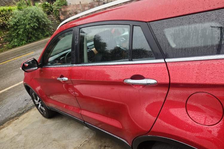 Used JMC Yusheng S330 2016 1.5L GTDi Automatic Two-Wheel Drive Fashion Edition
