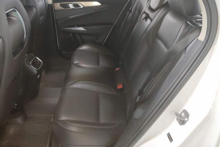 Used Lynk & Co 01 2019 2.0T Two-Wheel-Drive Pro Version China V Standard Left Rear Seat