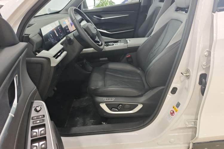 Used CHANGAN CS75 PLUS 2024 3rd Generation Champion Edition 2.0T Intelligent Drive Performance Model Left Front Seat