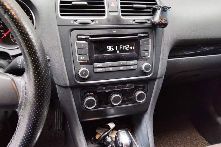 Used Volkswagen Golf 2012 1.4 TSI Automatic Comfort Edition Audio And AC Panel