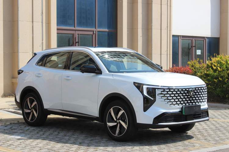 Used CHANGAN CS55PLUS PHEV 2026 Model, Smart New Blue Whale 125km Zhiyue Version Front Right 45 Deg