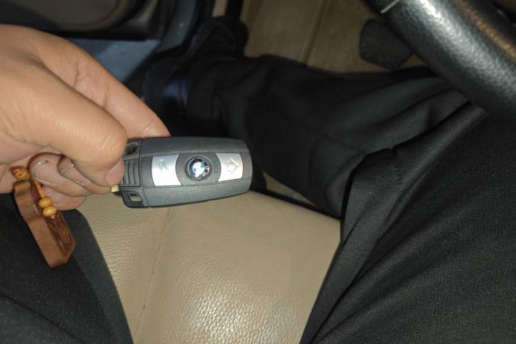 Used BMW 5 Series 2010 523Li Leading Model
